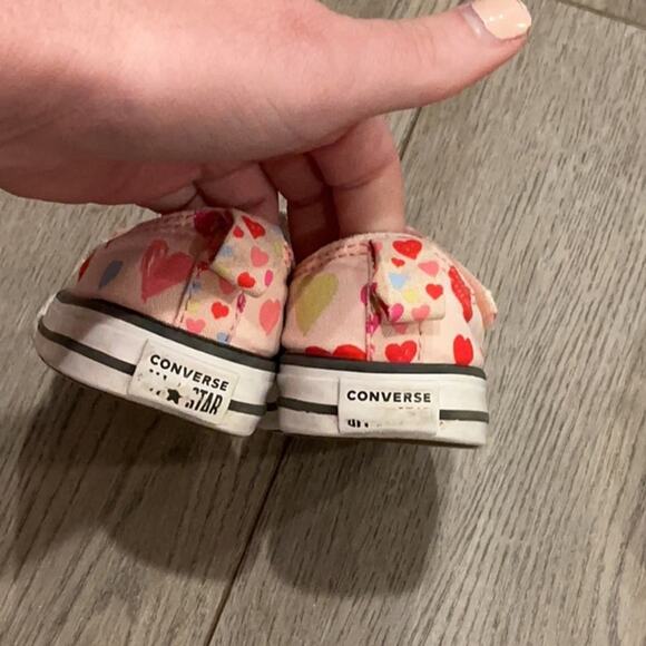 Lot of 2 Converse Heart Pink Gray All Star Converse Velcro Sneakers Size 6 and 7 - Picture 6 of 15